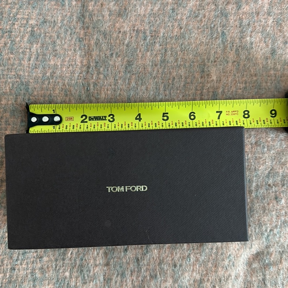 Empty TOM FORD eye glass case - Picture 5 of 7